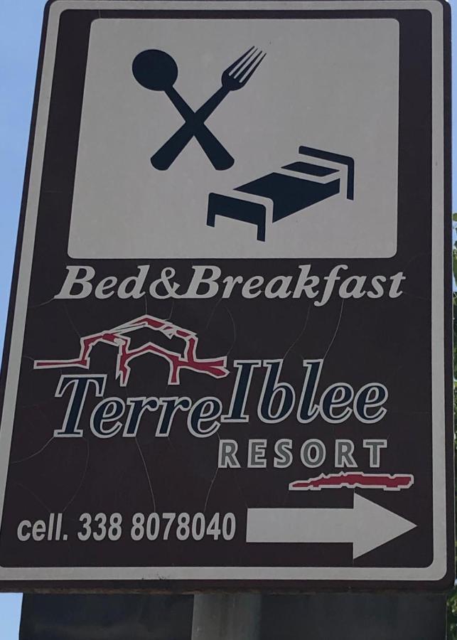 קיארמונטה גולפי Terre Iblee Resort מראה חיצוני תמונה