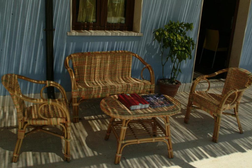 קיארמונטה גולפי Terre Iblee Resort מראה חיצוני תמונה