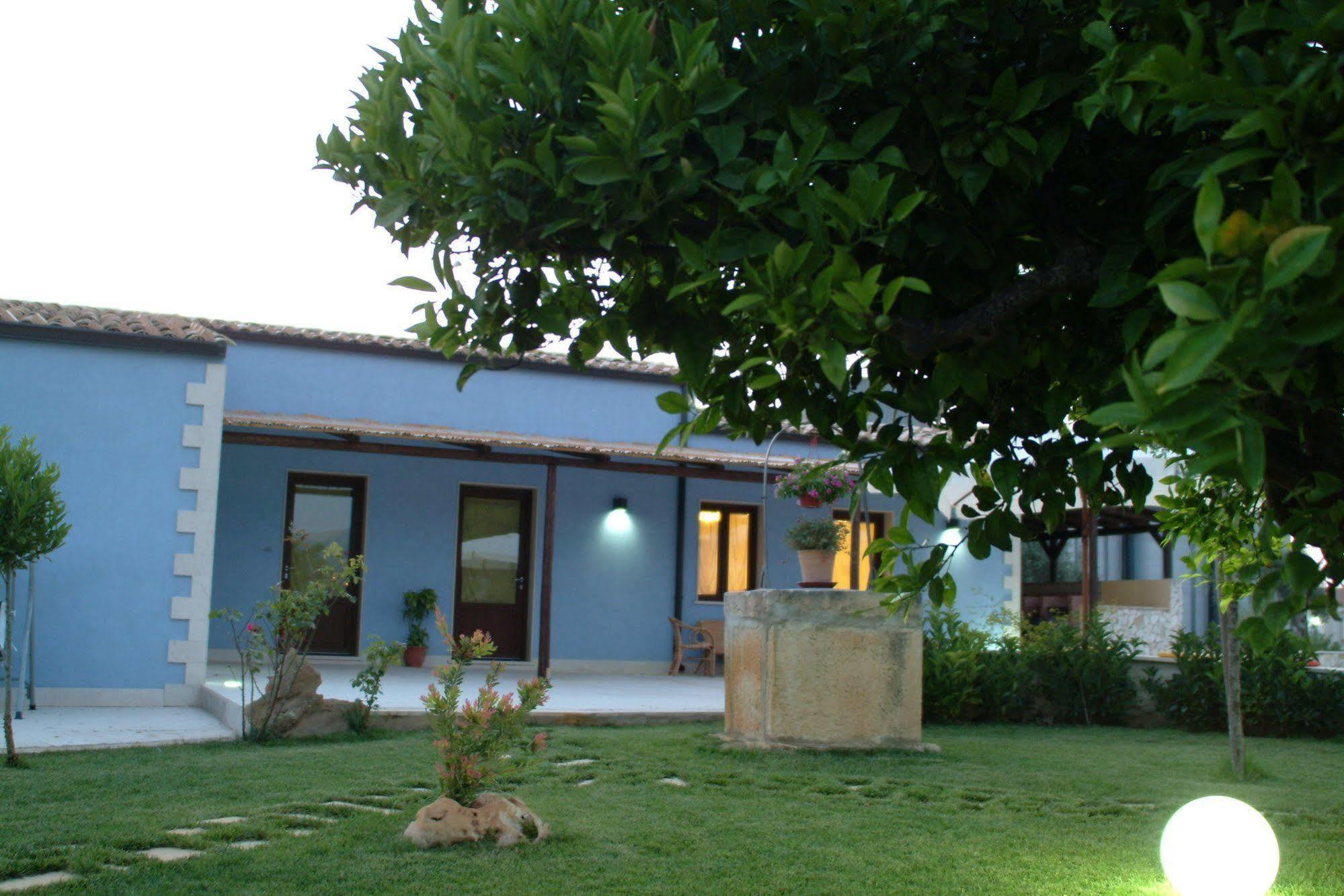 קיארמונטה גולפי Terre Iblee Resort מראה חיצוני תמונה