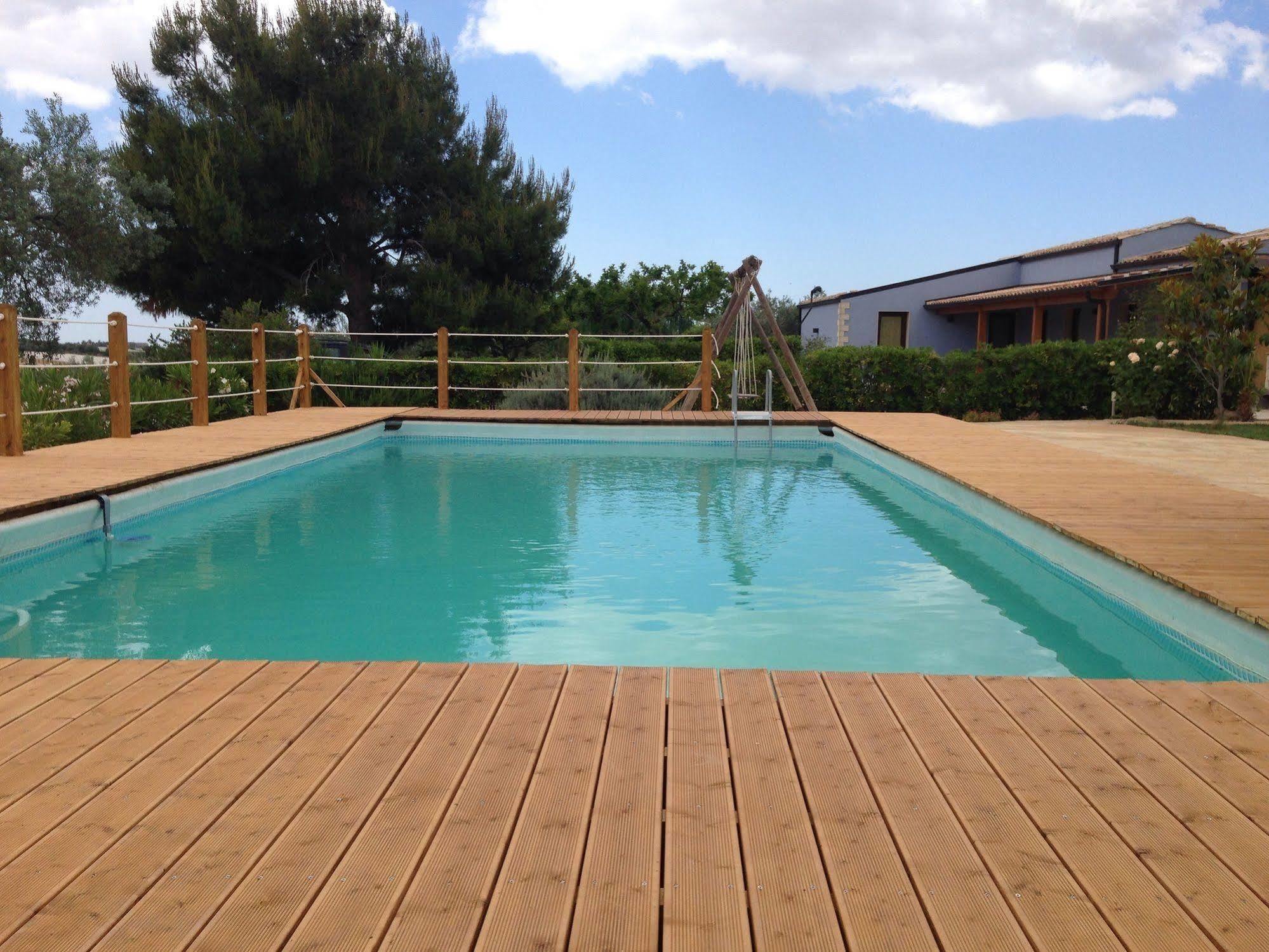 קיארמונטה גולפי Terre Iblee Resort מראה חיצוני תמונה